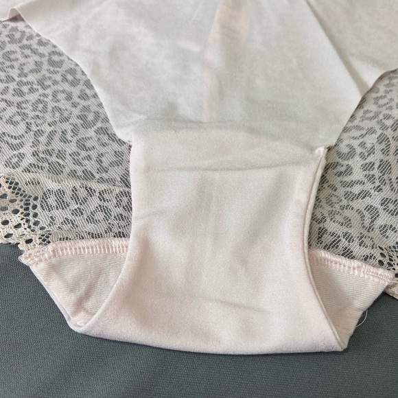 Victoria’s Secret Pink Lace Panties - Picture 6 of 16